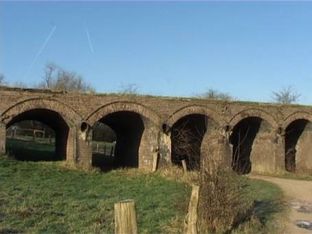 Wesel : Ruinen der Eisenbahnbrücke Wesel